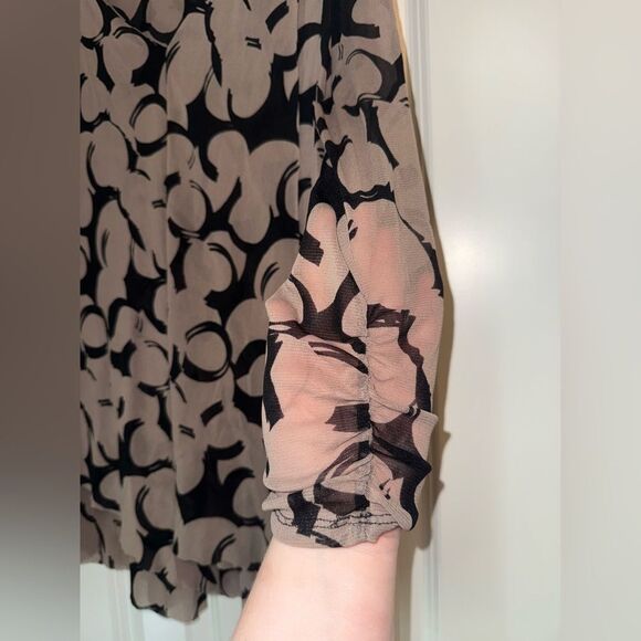 Alfani Size XL Women’s Elegant Black and Tan Patterned Blouse - Picture 5 of 7